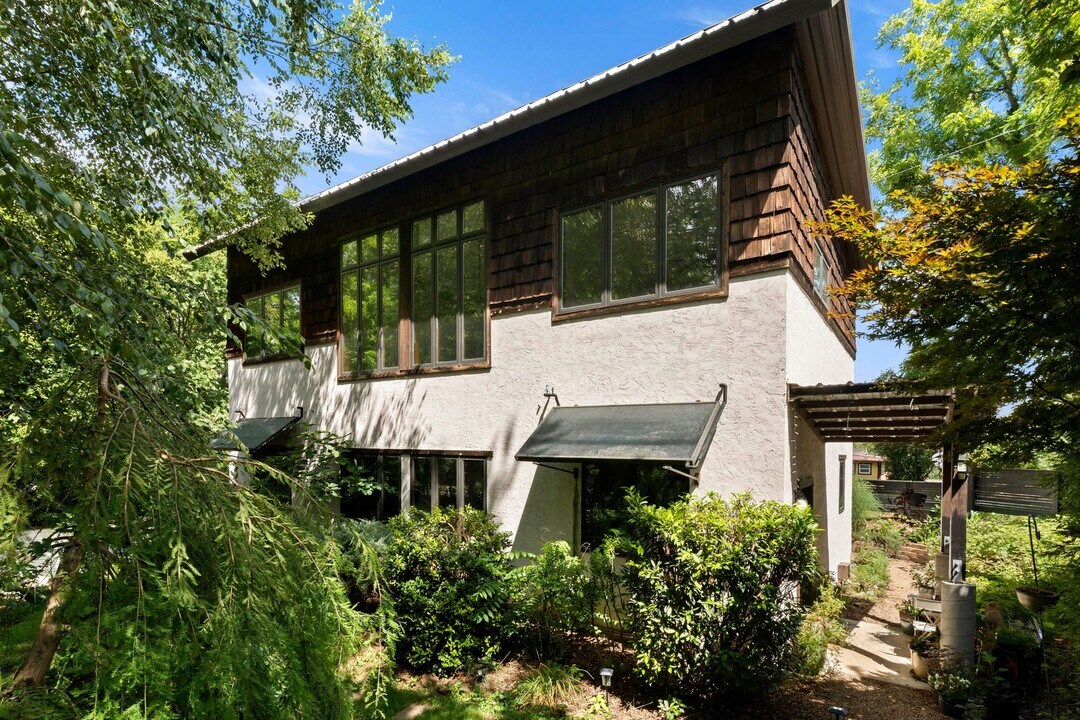 74 Boyd Ave in Asheville, NC - Building Photo