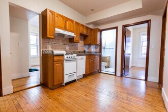 59 Linden St, Unit 1 in Boston, MA - Building Photo - Building Photo