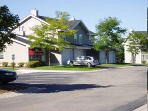 Timber Ridge Townhomes in Burnsville, MN - Building Photo - Building Photo