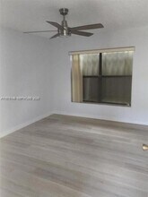 559 SW 88th Pl E in Miami, FL - Building Photo - Building Photo