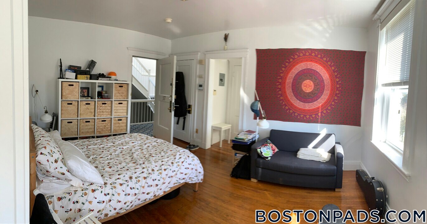 121 Park Dr in Boston, MA - Building Photo