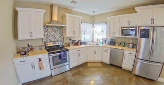 300 Highland Grove Dr in Manhattan, KS - Building Photo