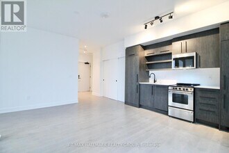 560-1560 Rideau St in Ottawa, ON - Building Photo - Building Photo