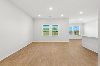 106 N Richland Dr in Lockhart, TX - Building Photo - Building Photo
