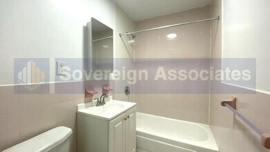49 Cooper St in New York, NY - Building Photo - Building Photo