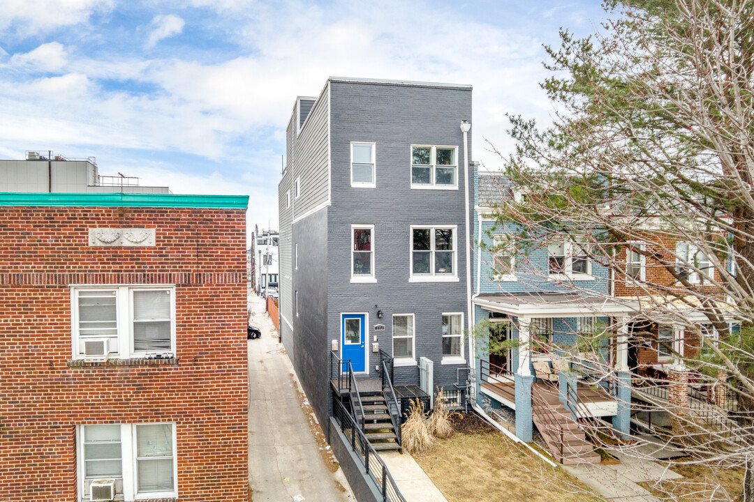 710 Kenyon St NW in Washington, DC - Building Photo