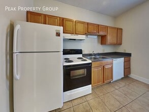 1394 Indianola Ave in Columbus, OH - Building Photo - Building Photo