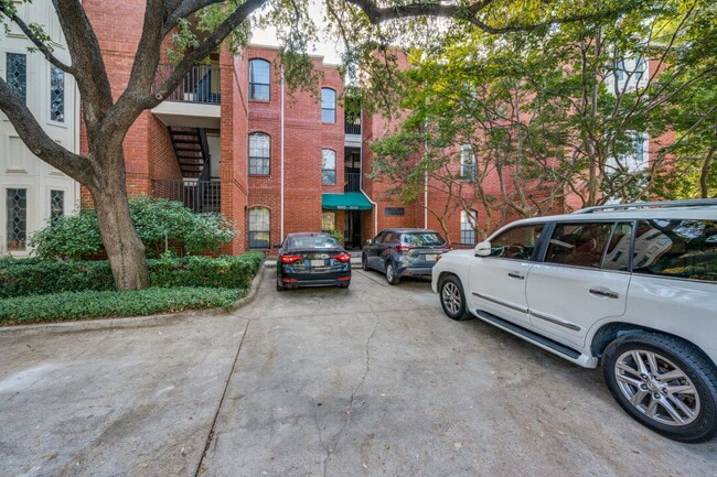 property at 6049 Hillcrest Ave