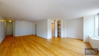 247 W 87th St in New York, NY - Building Photo
