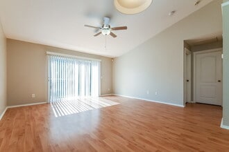 7619 Clovelly Park Pl in Apollo Beach, FL - Foto de edificio - Building Photo