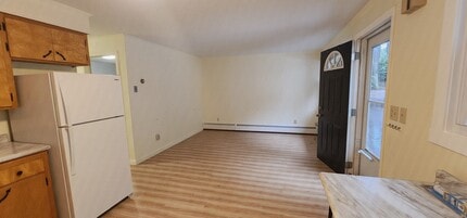 1267 Thompson Rd in Thompson, CT - Building Photo - Building Photo