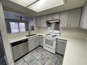 1231 Armadillo Rd in Austin, TX - Building Photo - Building Photo