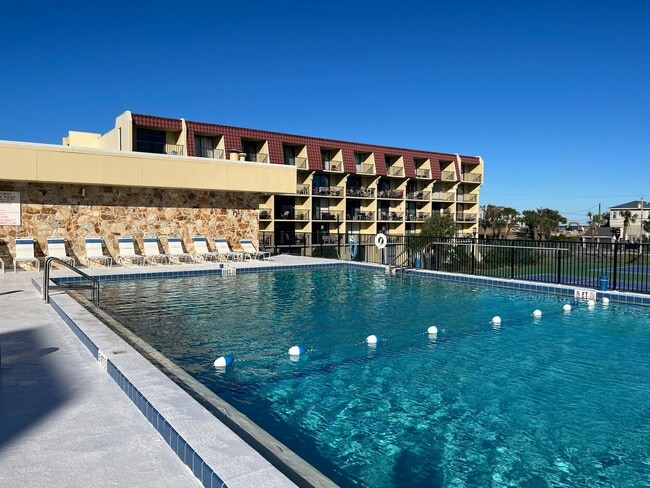 1433 N ATLANTIC Ave in Daytona Beach, FL - Foto de edificio - Building Photo