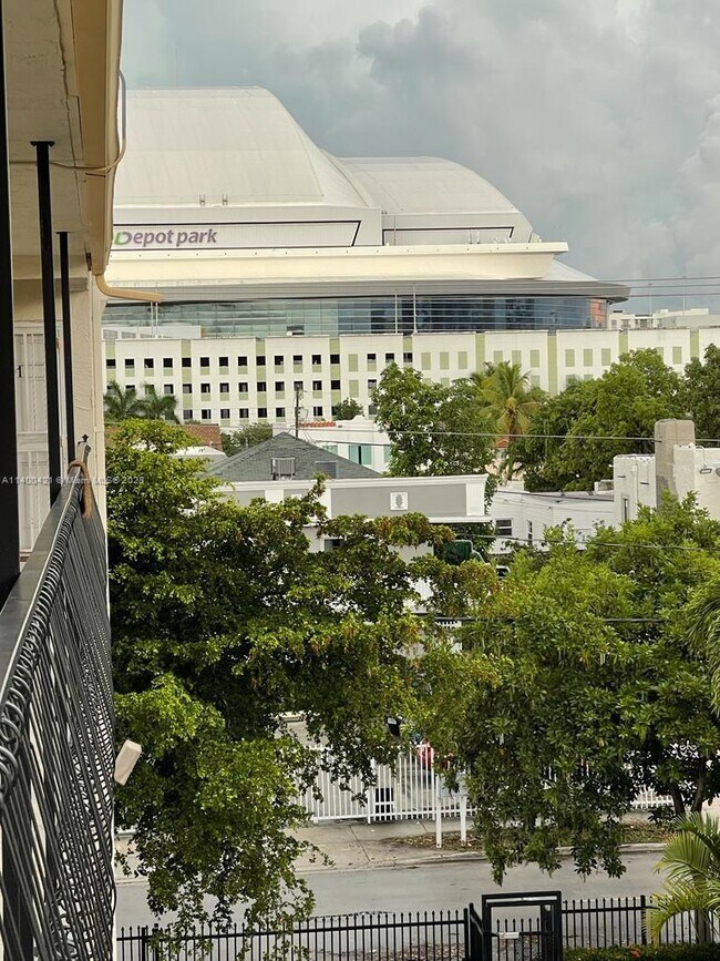 1478 NW 1st St-Unit -302 in Miami, FL - Building Photo - Building Photo