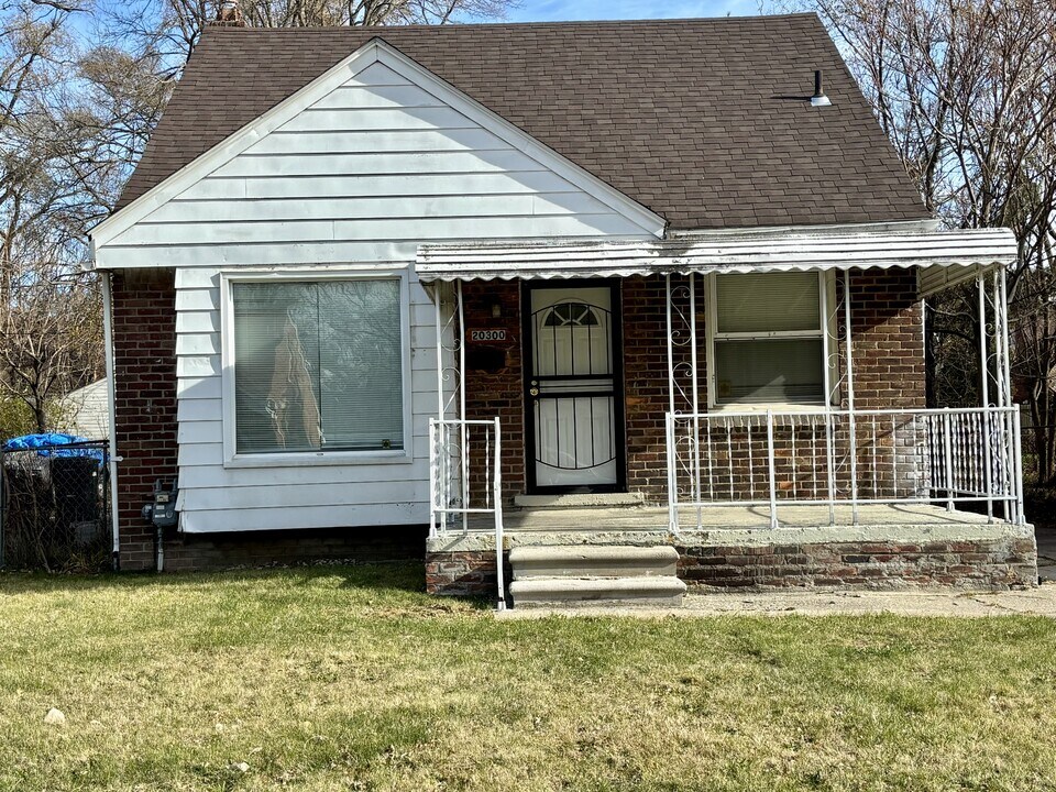20300 Gilchrist St in Detroit, MI - Building Photo