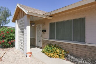 8632 E Coronado Rd-Unit -A in Scottsdale, AZ - Building Photo - Building Photo