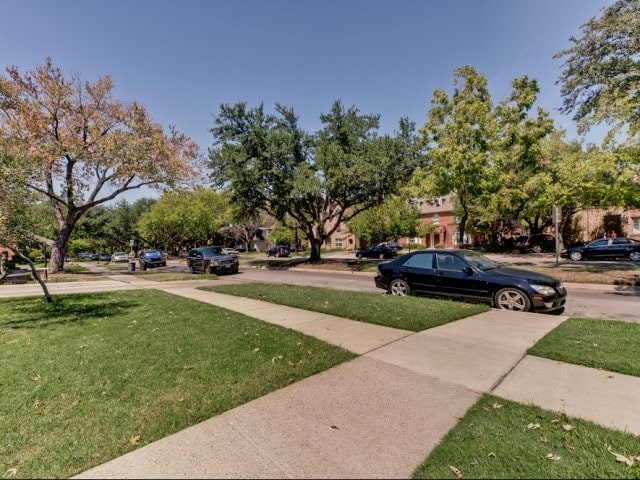 McFarlin Place Apartments in Dallas, TX - Building Photo - Building Photo