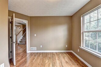 670 Roxford Ln NE in Buford, GA - Building Photo - Building Photo