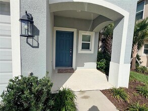 2397 Paravane Wy in Wesley Chapel, FL - Building Photo - Building Photo