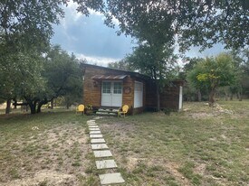 10518 Signal Hill Rd in Austin, TX - Building Photo