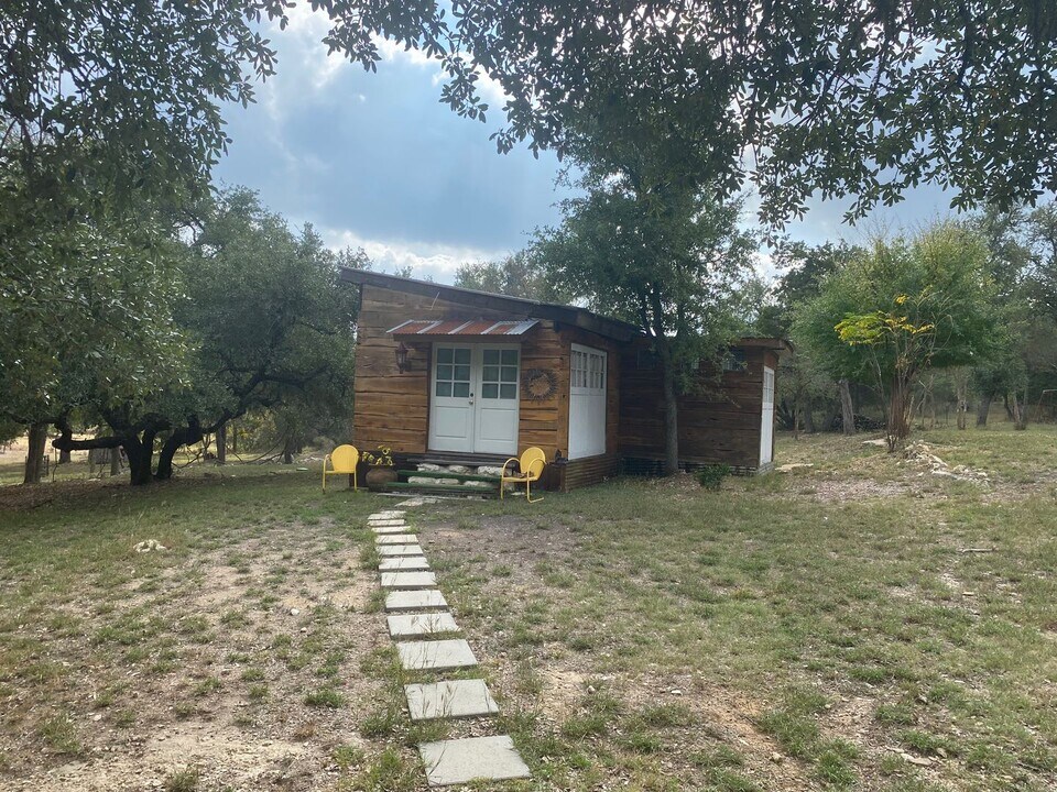 10518 Signal Hill Rd in Austin, TX - Building Photo