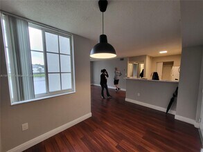 4350 NW 107th Ave in Miami, FL - Building Photo - Building Photo