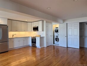 505 S Main St in Freeport, NY - Building Photo - Building Photo