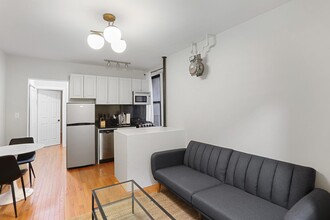 23 E 109 in New York, NY - Building Photo - Building Photo