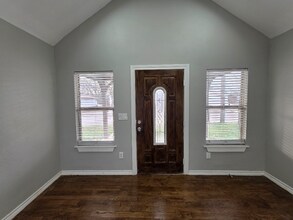 1650 Ruthdale Dr in Fort Worth, TX - Foto de edificio - Building Photo