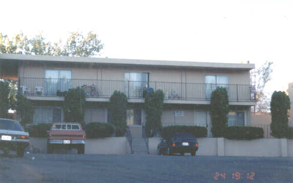 2436 Sutro St in Reno, NV - Foto de edificio - Building Photo