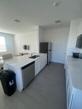 150 Outrigger Way, Unit Victory Suite in Kyle, TX - Foto de edificio - Building Photo