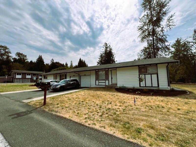 10026 30th St NE in Lake Stevens, WA - Foto de edificio