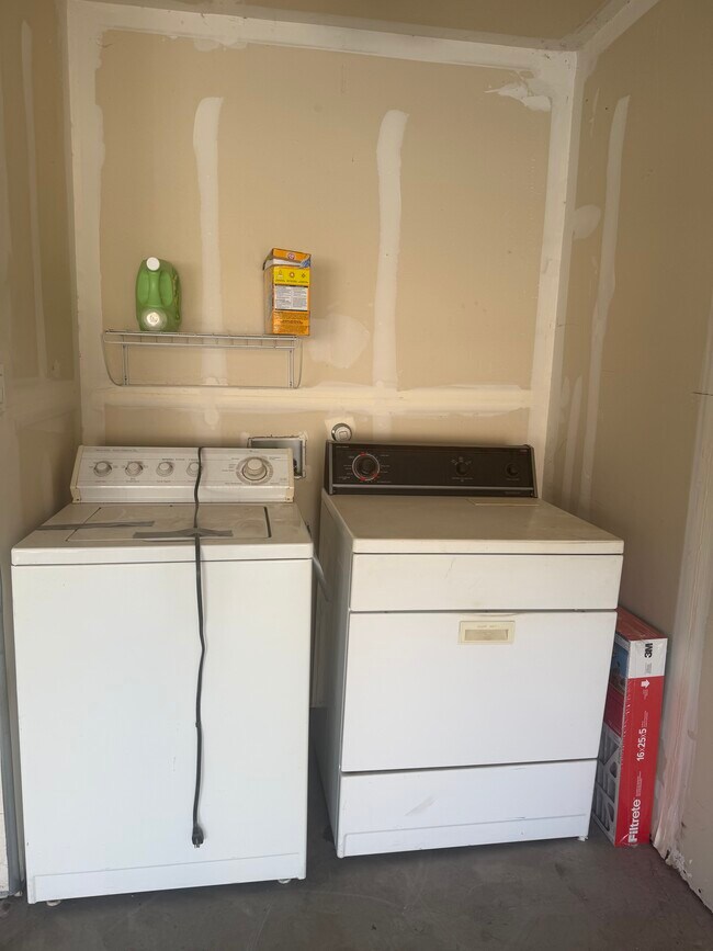 property at 859 Mesa Del Rio St NW