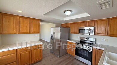1547 W Kerry Ln in Phoenix, AZ - Building Photo - Building Photo