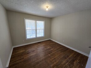 1041 Ryland Pike in Huntsville, AL - Building Photo - Building Photo