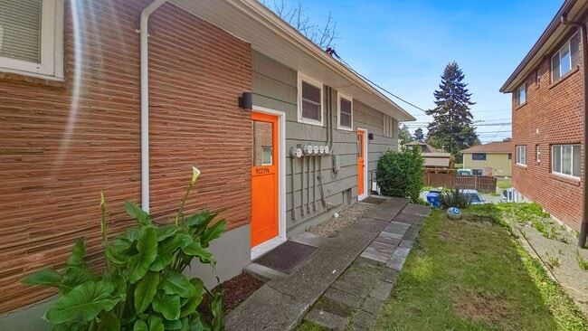 9221 35th Ave SW in Seattle, WA - Building Photo - Building Photo