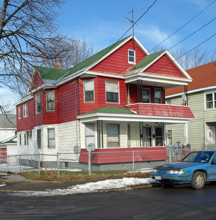 825 Norwood Ave in Schenectady, NY - Building Photo