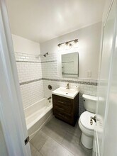 40 Stoner Ave in Great Neck, NY - Building Photo - Building Photo