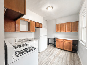 5801 Douglas St, Unit Apt 1 in Pittsburgh, PA - Foto de edificio - Building Photo