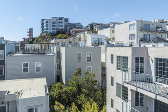 1042 Montgomery St in San Francisco, CA - Building Photo - Building Photo