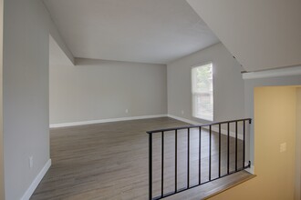148 Carmel Woods Dr in Ellisville, MO - Building Photo - Building Photo