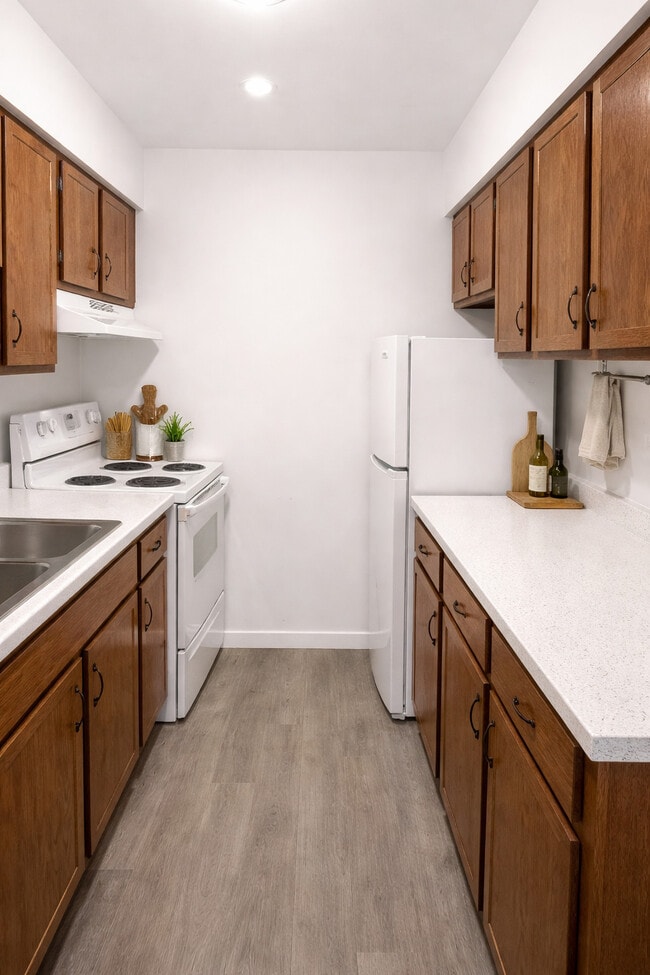 Diamond Lake Properties in Minneapolis, MN - Foto de edificio - Building Photo