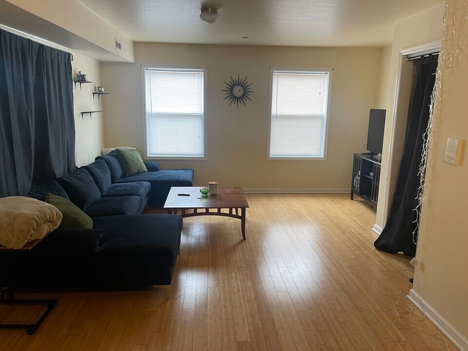 1523 N 17th St in Philadelphia, PA - Building Photo