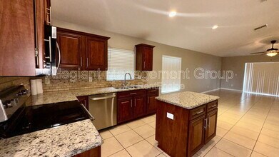 2775 Eagle Canyon Dr S in Kissimmee, FL - Building Photo - Building Photo
