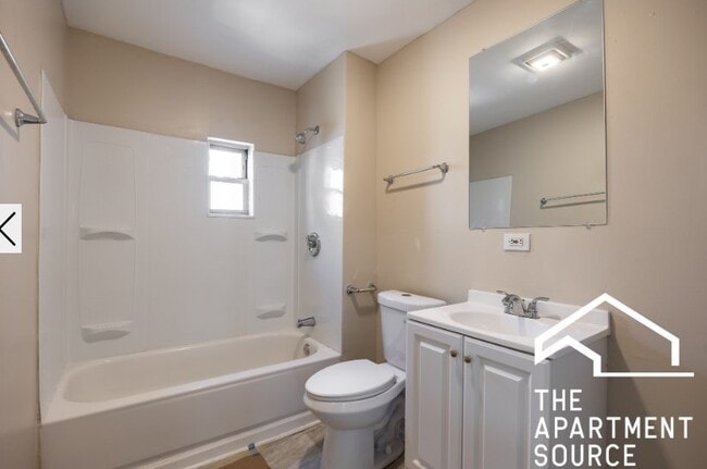 1877 N Milwaukee Ave, Unit 3 in Chicago, IL - Building Photo - Building Photo