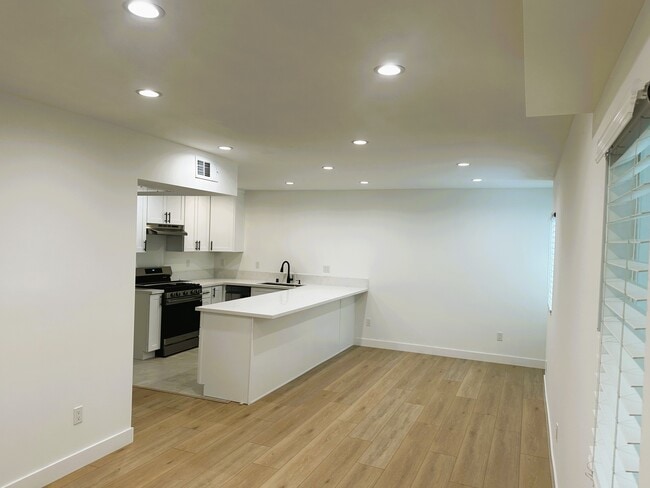 1906 Vassar St, Unit 2 in Glendale, CA - Building Photo - Building Photo