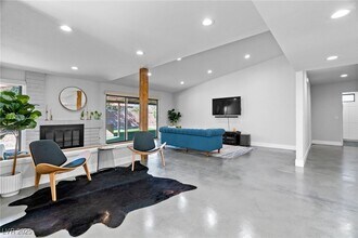 5335 Pistolera Cir in Las Vegas, NV - Building Photo - Building Photo