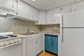 Magnolia Villas in Tallahassee, FL - Building Photo - Building Photo