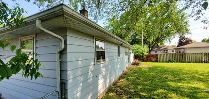 1163 Higgins Ave in Neenah, WI - Building Photo - Building Photo