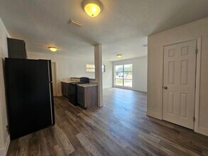 1040 Hickory Ln in Cocoa, FL - Building Photo - Building Photo